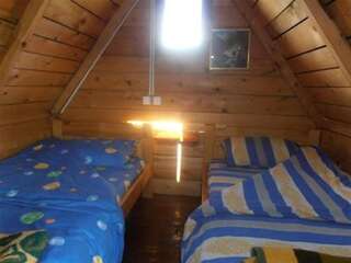 Отели типа «постель и завтрак» Guest House Etno Village Milogora Hercegova Strana Двухместный номер с 2 отдельными кроватями, вид на сад-3