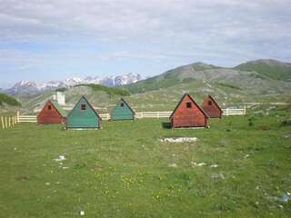 Отели типа «постель и завтрак» Guest House Etno Village Milogora Hercegova Strana Двухместный номер с 2 отдельными кроватями, вид на сад-4