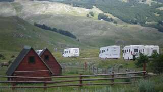 Отели типа «постель и завтрак» Guest House Etno Village Milogora Hercegova Strana Двухместный номер с 2 отдельными кроватями, вид на сад-2