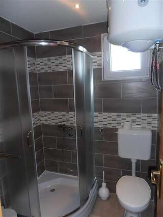 Отели типа «постель и завтрак» Guest House Etno Village Milogora Hercegova Strana Стандартные апартаменты-2
